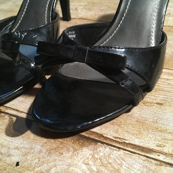 Black slip on heels - Picture 3 of 6